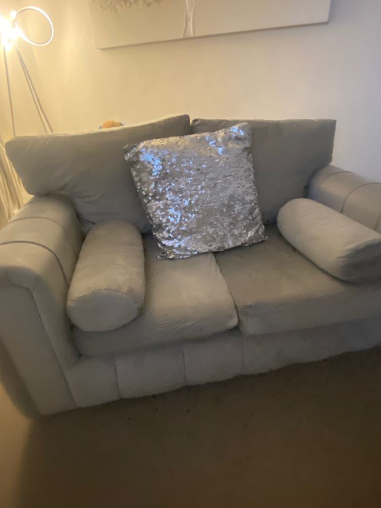 FREE 2+3 settee 