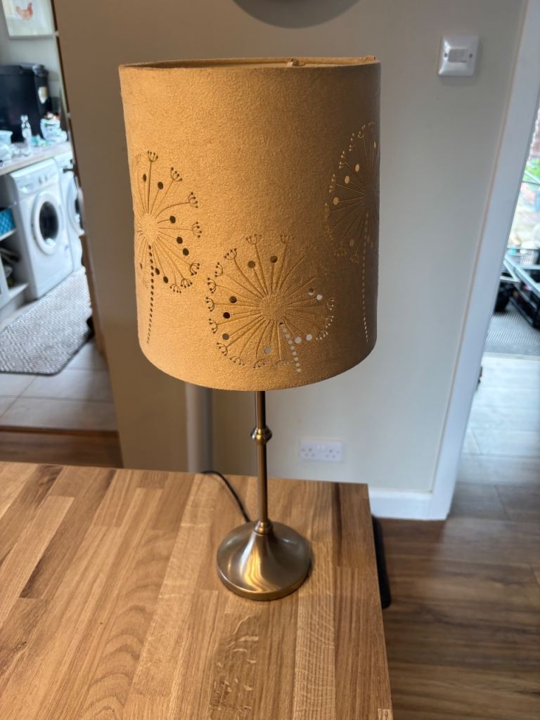 Table lamp
