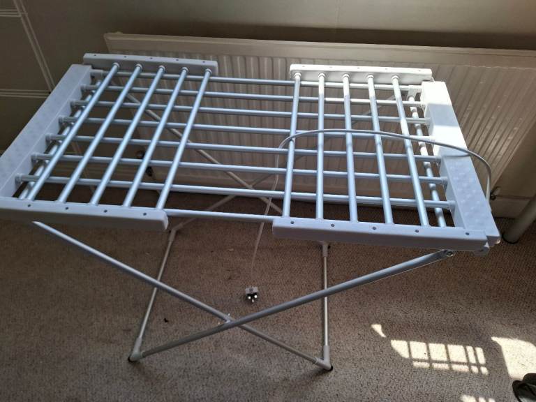 Electric Folding Clothes Airer / Drying Rack – white Good Condition