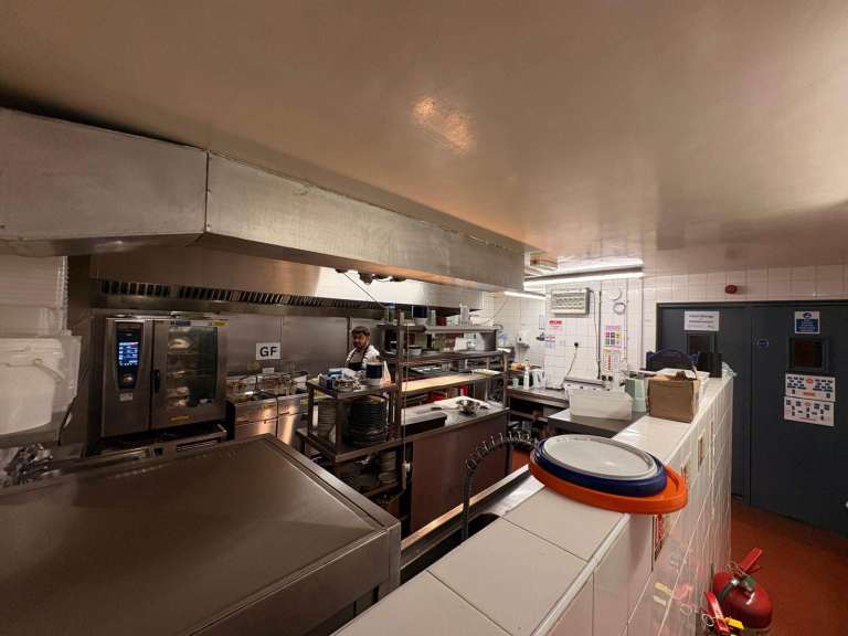 Pub Kitchen In Sale | 300SQFT | For Rent 