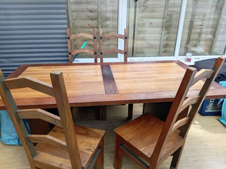 Wooden Extendable Dining Table and 6 Chairs