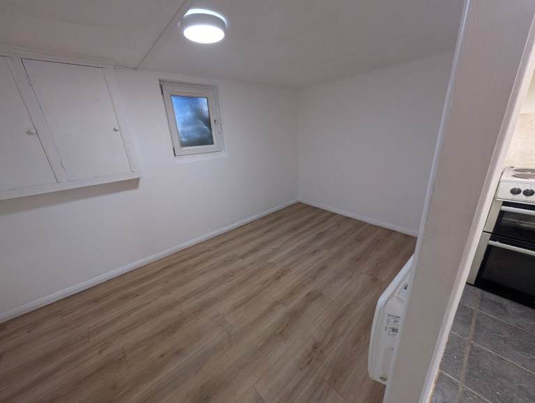 1 Bedroom Basement Apartment to Rent 
