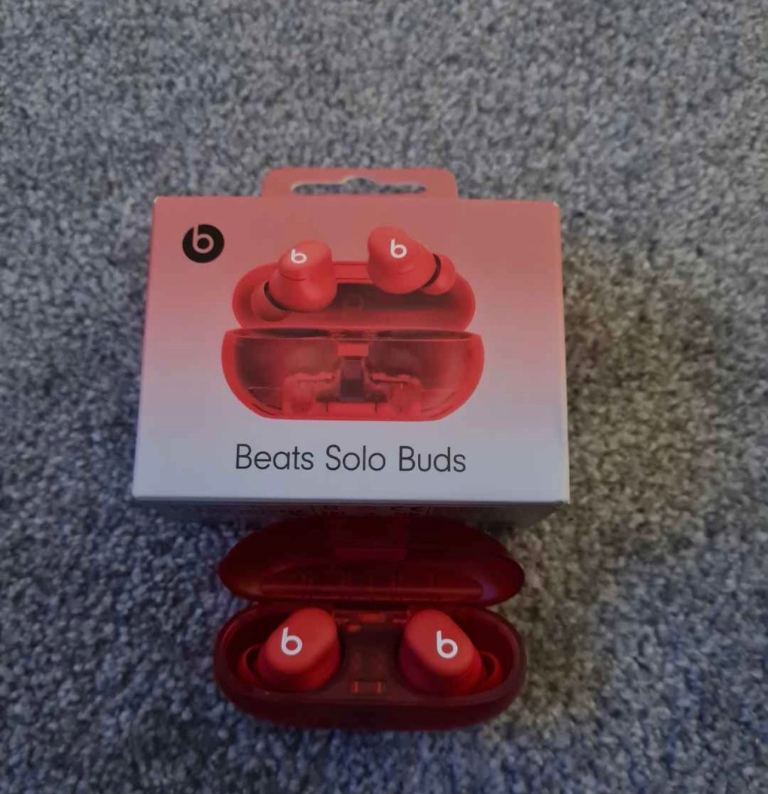 Beats Solo buds