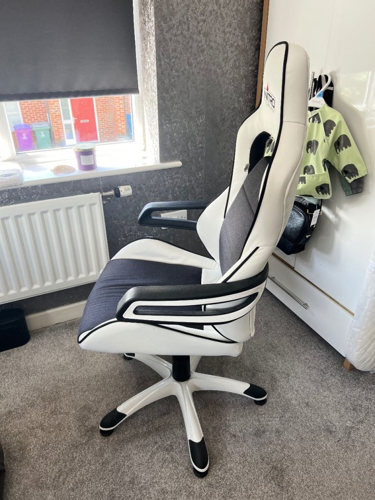 Computer gaming chair 