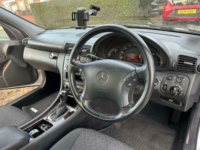 2003 Mercedes-Benz C Class 1.8 C180 Kompressor Elegance SE 4dr Petrol Automatic