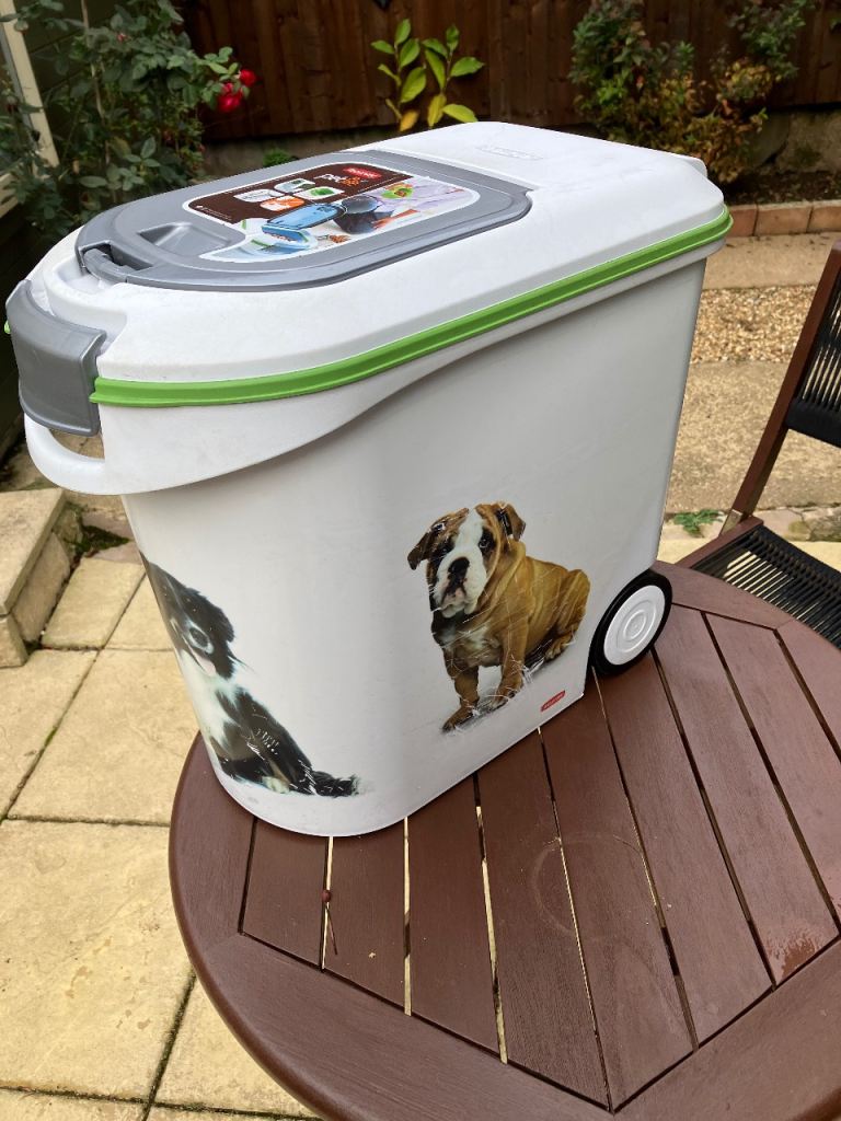 Curver 12kg dry dog food container 