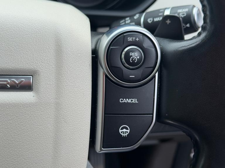 2017 Land Rover Discovery 3.0 TDV6 HSE Automatic 4WD Euro 6 5dr SUV Diesel Automatic