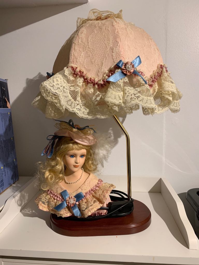 Table Lamp Vintage Leonardo Collection Porcelain Doll 