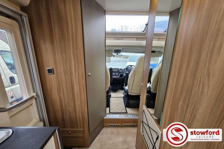 2 Berth, 2 seatbelts, Rear Lounge