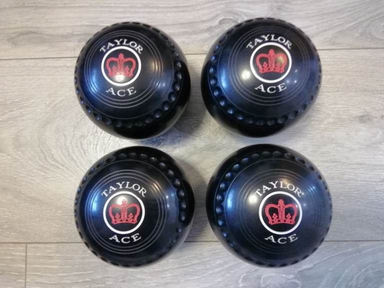 Lawn Bowls Taylor Ace, Size 4.
