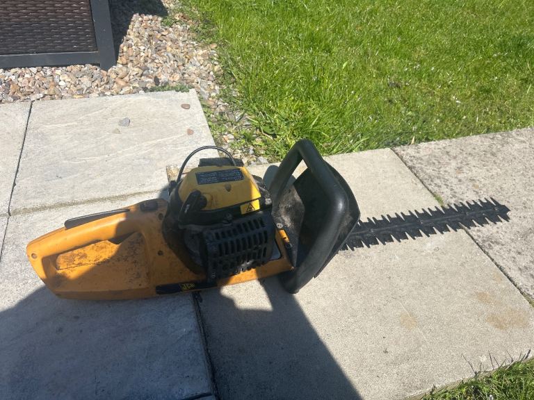 Petrol jcb hedge cutter