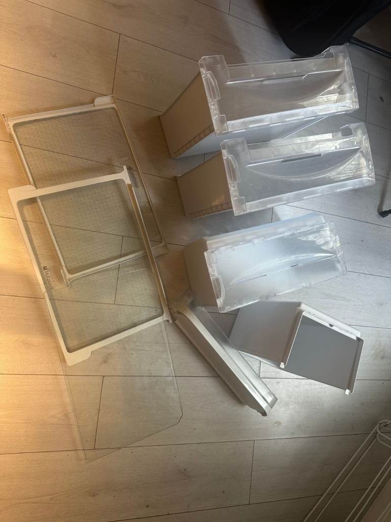 Fridge/Freezer Shelves and Drawers for RFA52 Hotpoint Fridge Freezer 