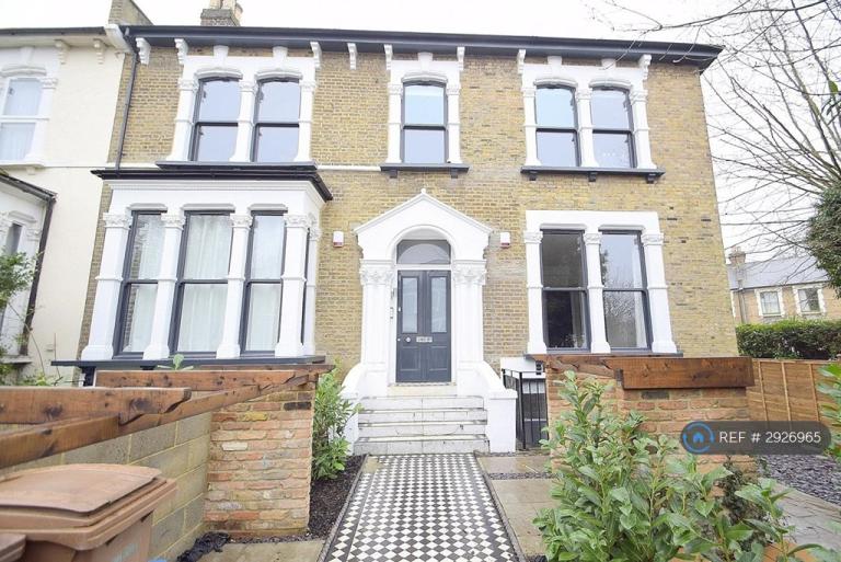 1 bedroom flat in Evering Road, London, E5 (1 bed) (#2926965)