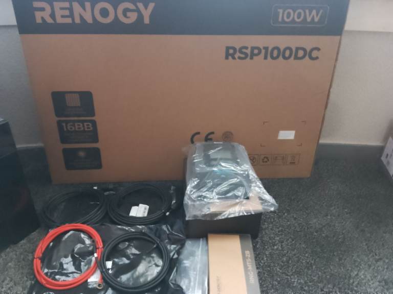 Brand New renolgy solar panel kit 100 watt