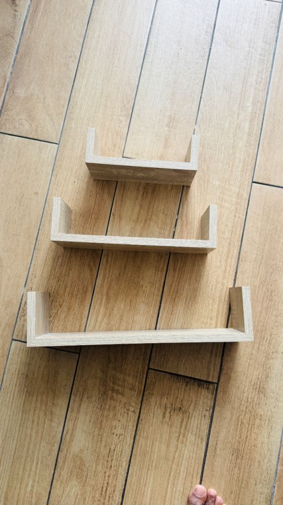 Set of 3 Wooden Floating Wall Shelves – Natural Oak Finish