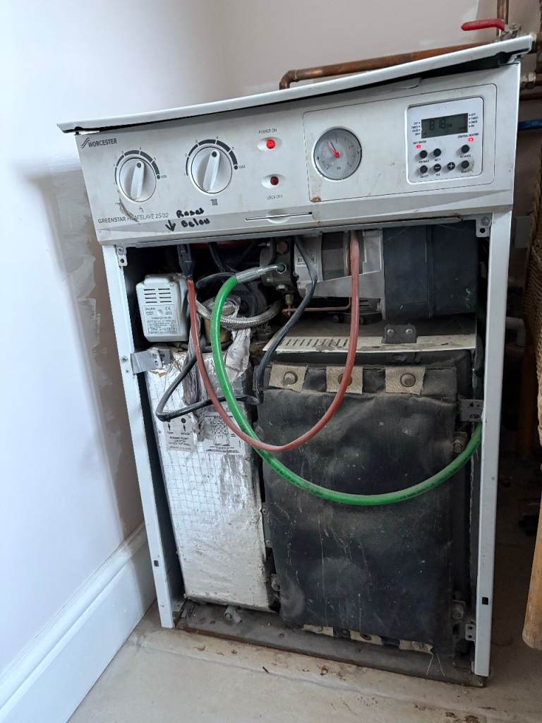 Worcester Greenstar Heatslave 25/32 Oil Combi Boiler