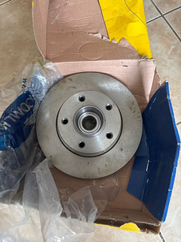 Renault traffic brake disc and bearing