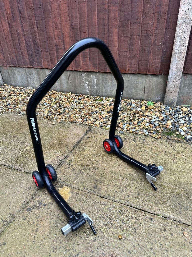 R&G elevator paddock stand rear