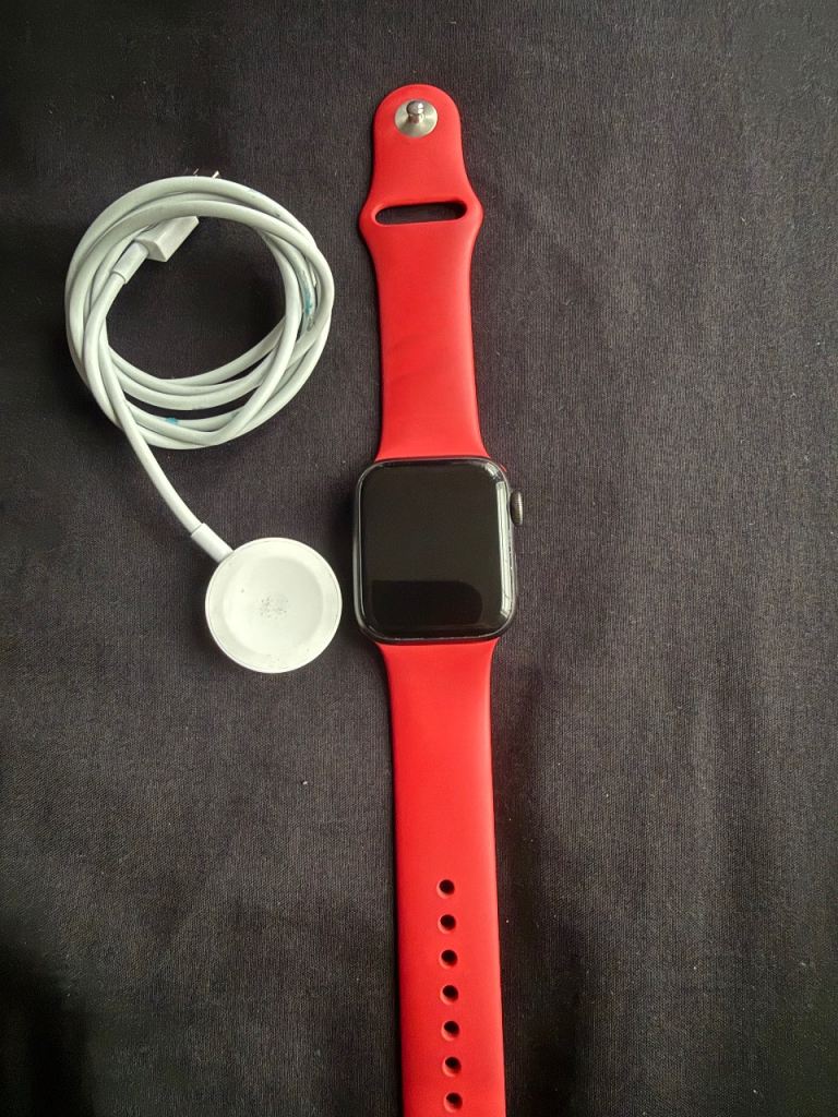 Apple Watch SE 40mm Excellent condition 
