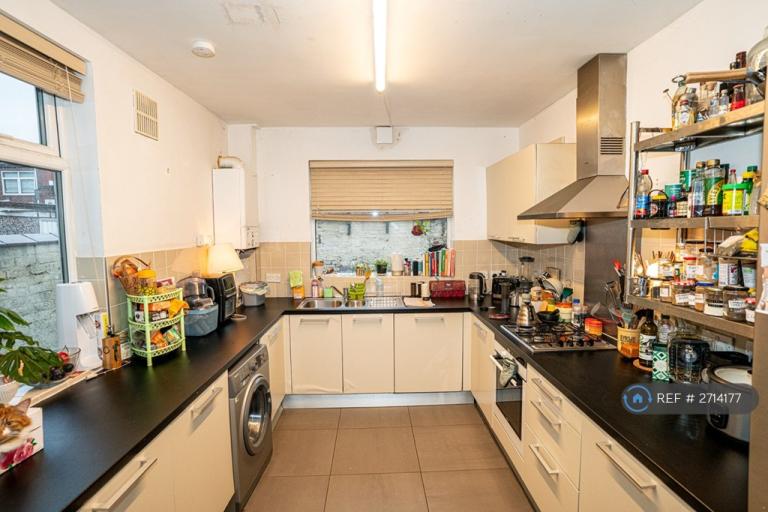3 bedroom house in Pascal Street, Manchester, M19 (3 bed) (#2714177)