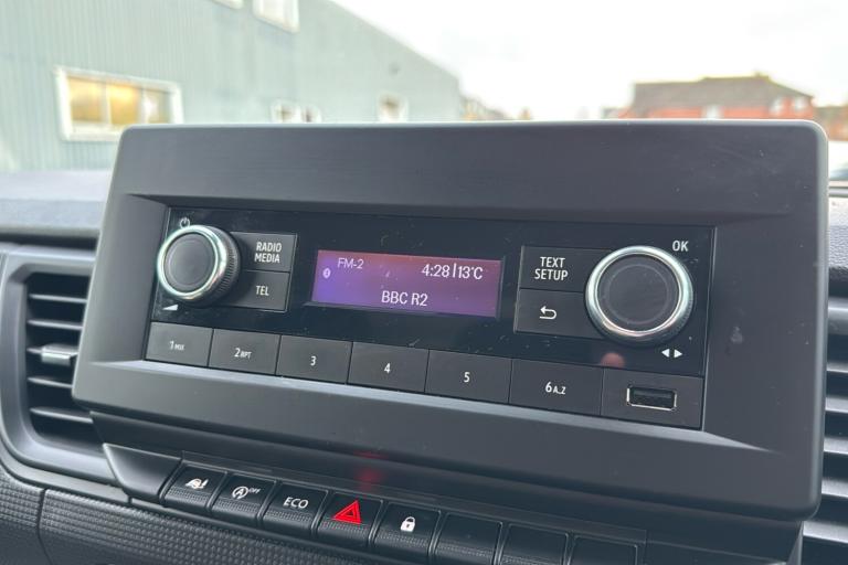  Renault Trafic 2.0 Dci Blue Sl28 Business Panel Van 5dr Diesel Manual L1 H1