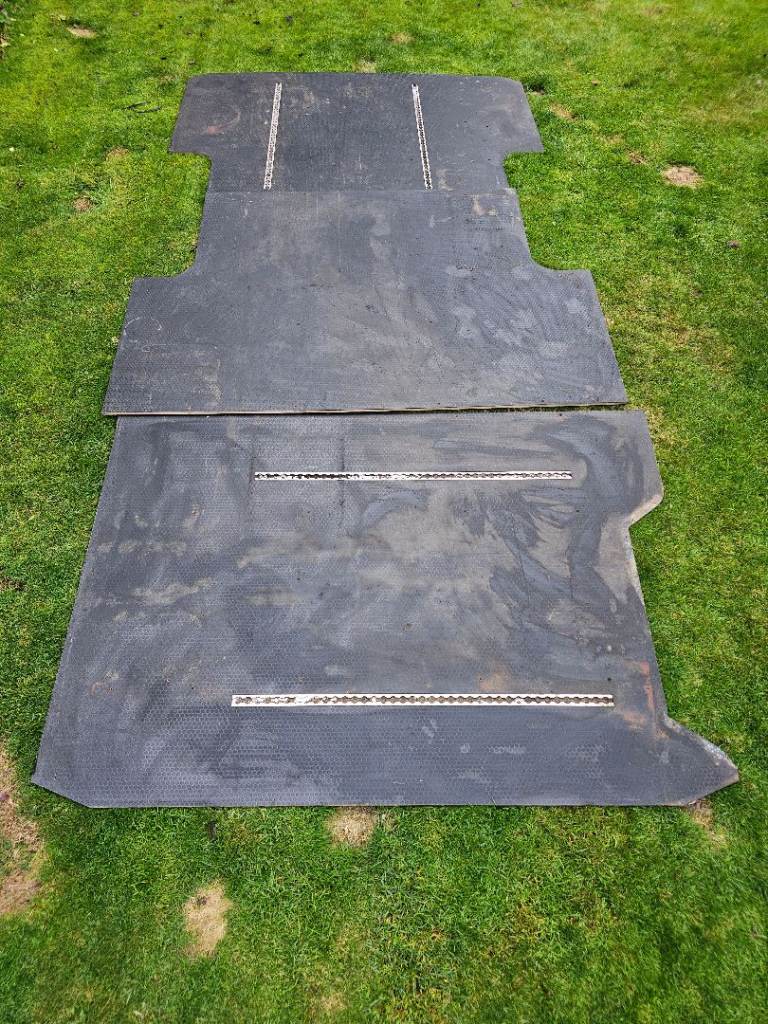 Iveco Daily Van Ply Floor - Non Slip Hex Phenolic