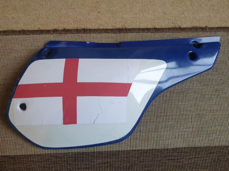 KAWASAKI KMX 125 / 200 SIDE PANEL