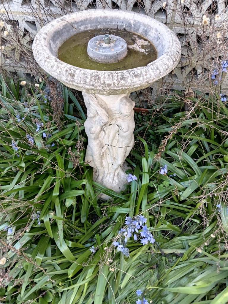 Stone Garden Bird Bath Fountain – Decorative Feature
