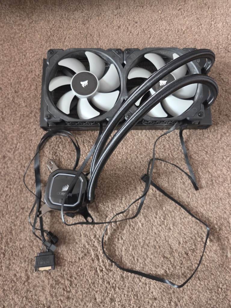 Corsair PC Liquid Cooler with Dual Fans – Good Condition