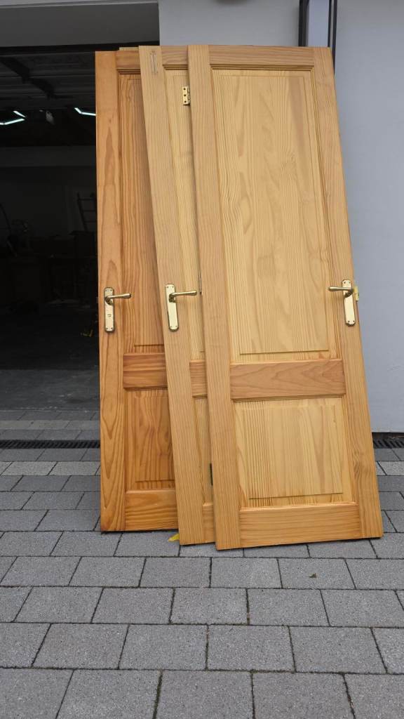 Six Solid Pine Internal Doors with Handles – Good Condition