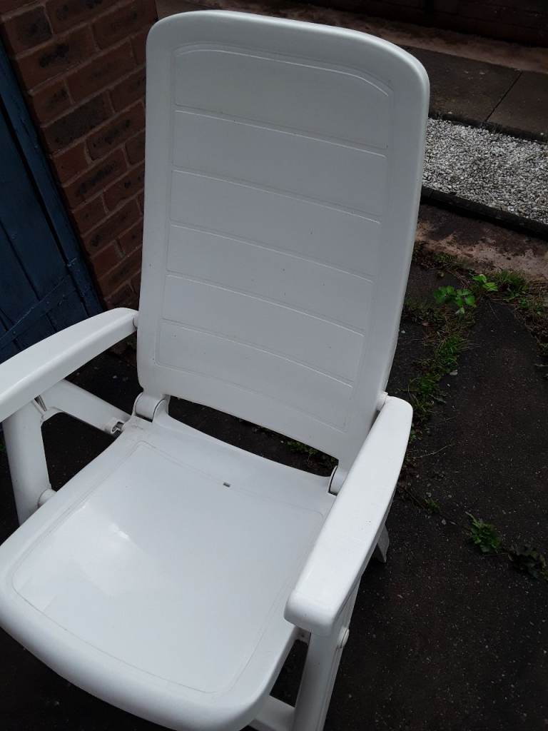 White Plastic Garden Chair – Good Condition