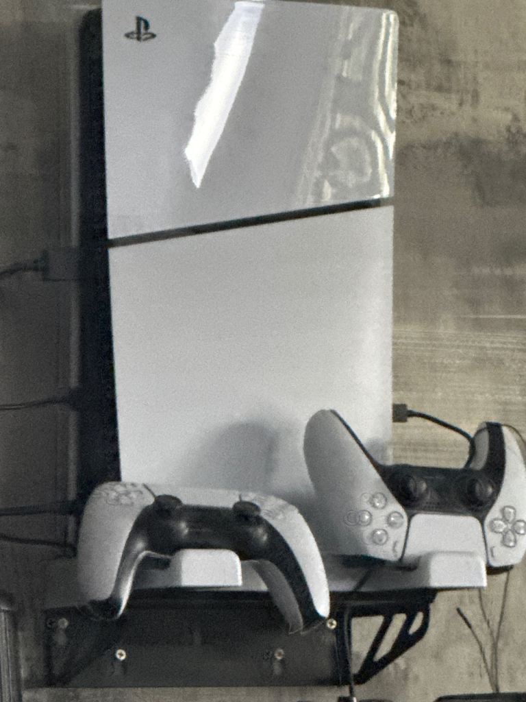 Ps5 slim used once 