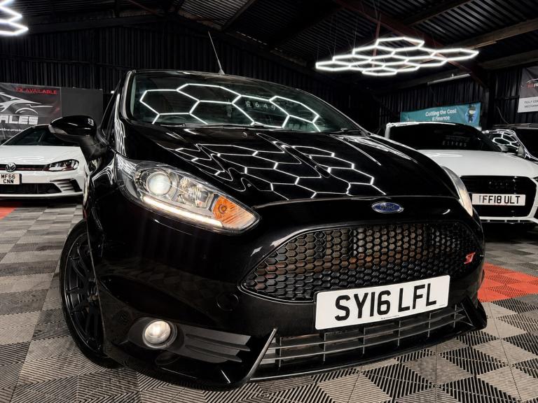 2016 Ford Fiesta 1.6 EcoBoost ST-2 3dr HATCHBACK Petrol Manual