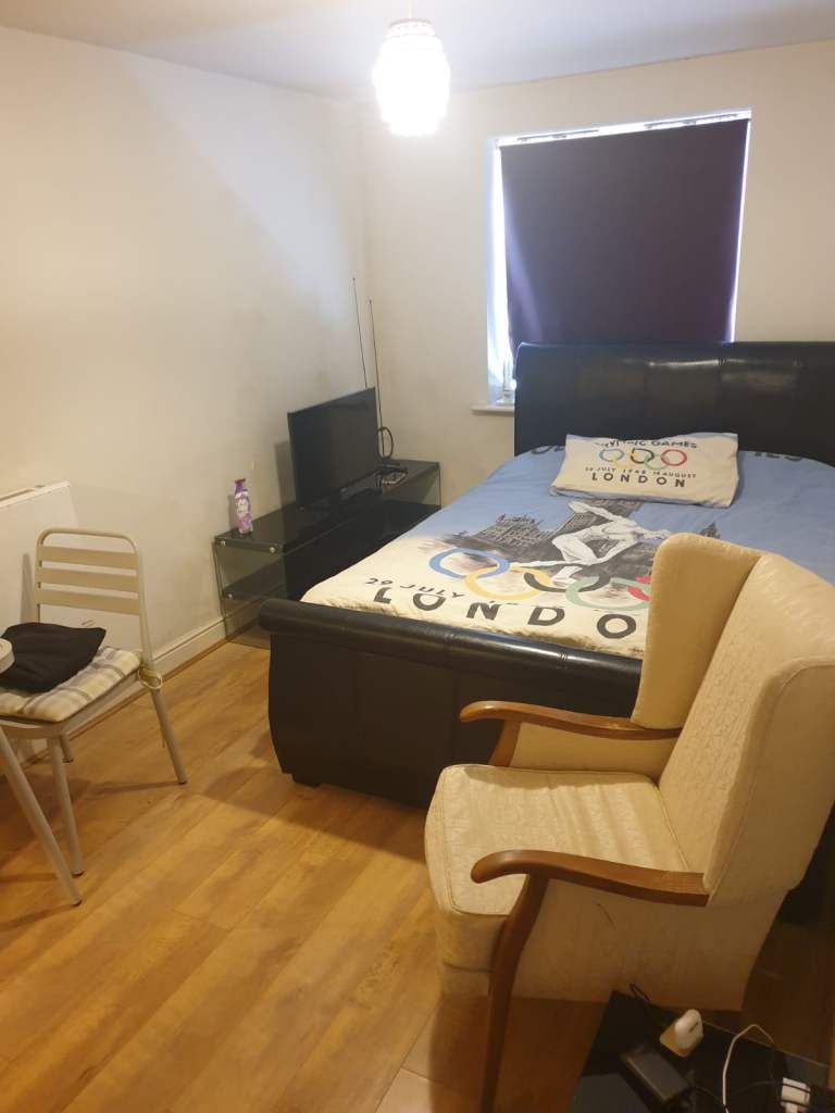 Studio flat for rent In Bounds Green 