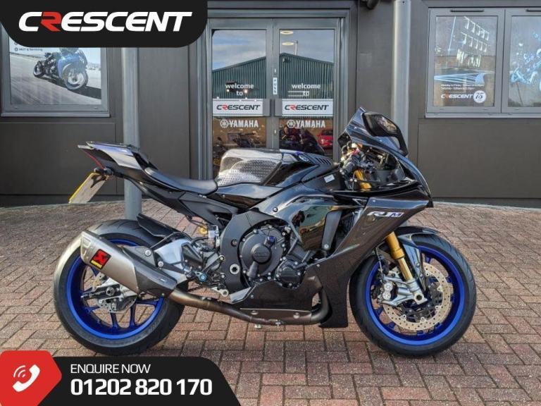 YAMAHA YZF-R1M 2020 - AKRAPOVIC - BREMBO 19RCS - TANK EXTENDER - GILLES REARSETS