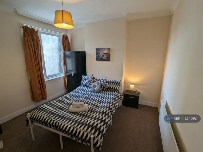 1 bedroom in Salisbury Avenue, Westcliff-On-Sea, SS0 (#2840921)