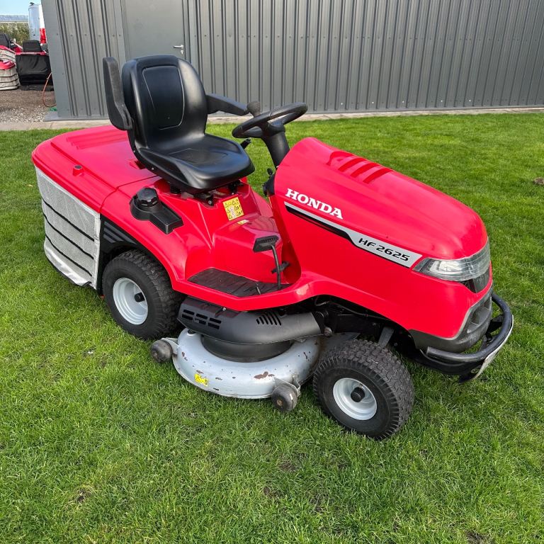Honda 2625 ride on mower CAN DELIVER 