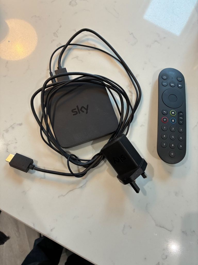 Sky Stream Puck with Remote and Power Supply 