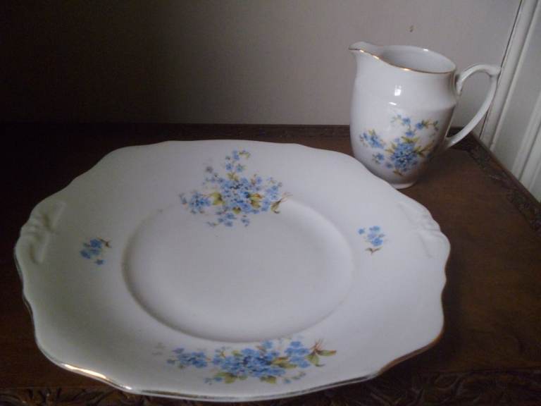 VINTAGE MZ POTTERIES CZECHOSLOVKIA SERVING PLATE & MILK JUG