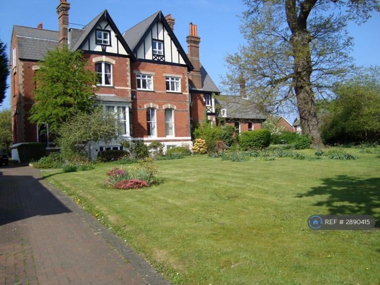 2 bedroom flat in Highlands, Bromley, BR1 (2 bed) (#2890415)