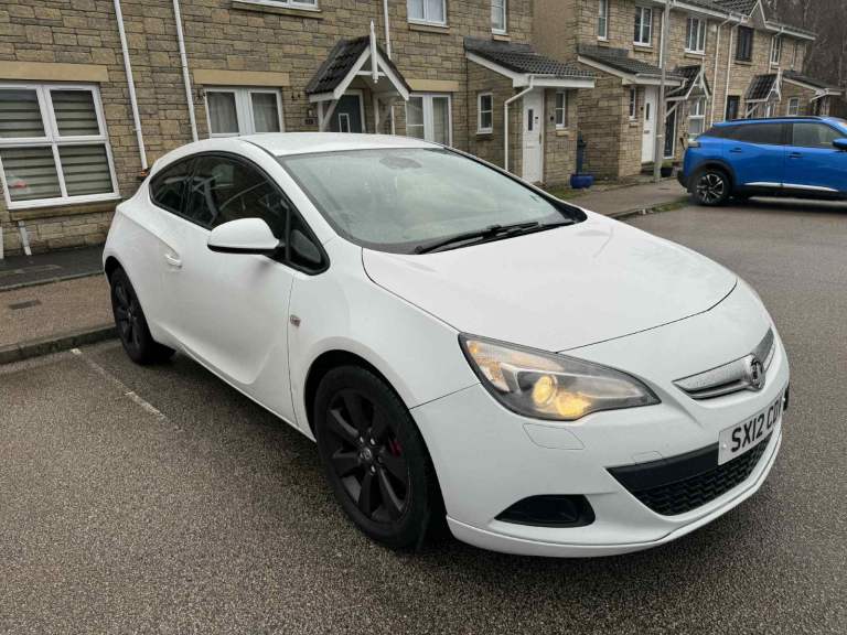 Vauxhall, ASTRA GTC, Hatchback, 2012, Manual, 1956 (cc), 3 doors