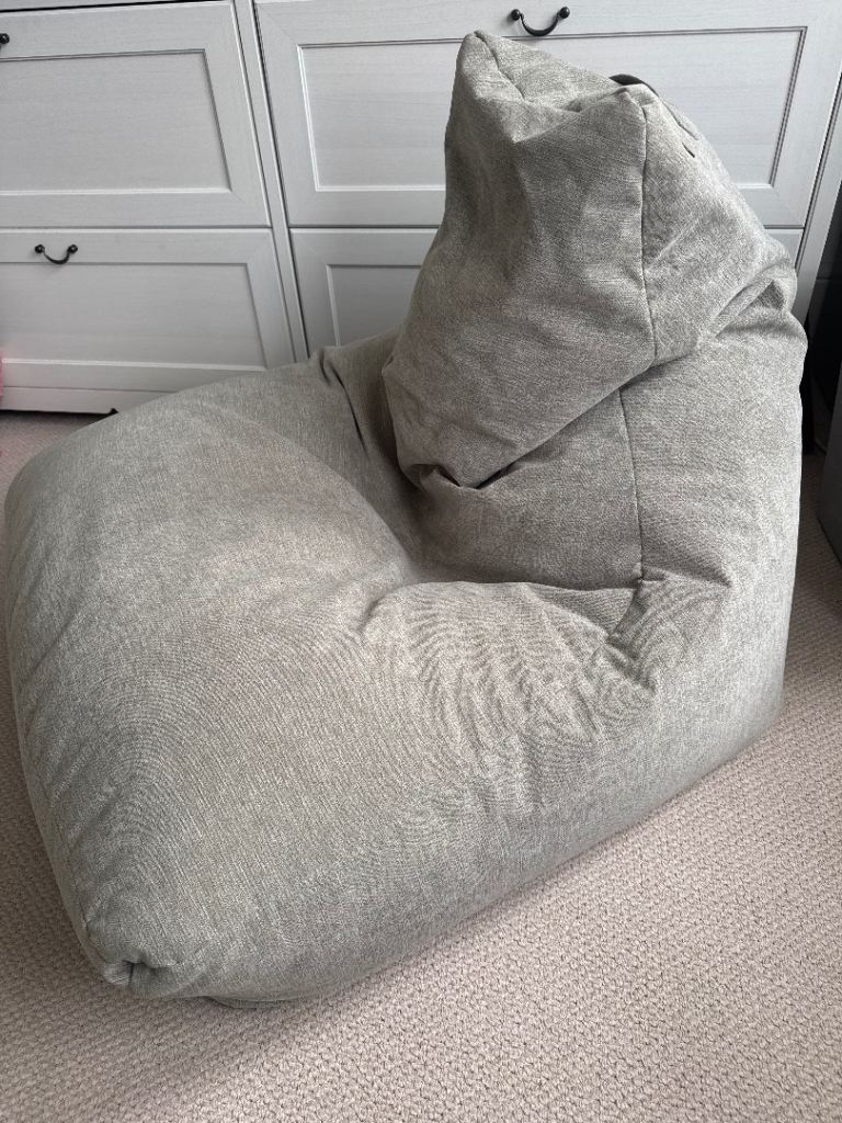 2 Dunelm beanbags 