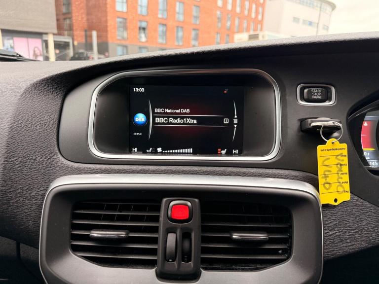 2015 Volvo V40 D4 [190] R DESIGN Lux Nav 5dr HATCHBACK DIESEL Manual