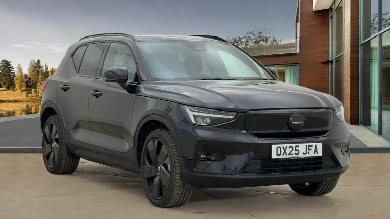 2025 Volvo EX40 Black Edition Plus, Single Motor Extended Range, Electric ESTATE Electric Automatic