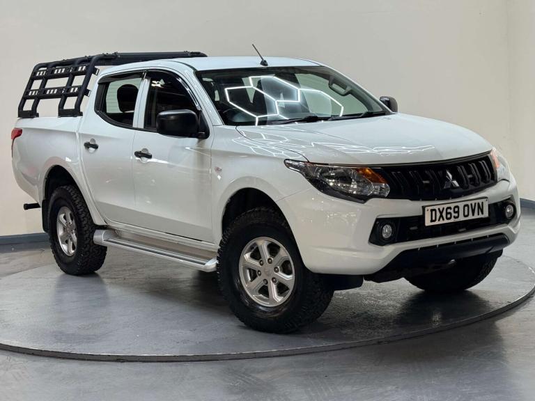 2019 Mitsubishi L200 2.4 L200 4Life DI-D 4WD Pickup Diesel Manual