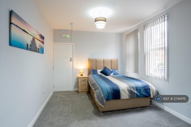 Studio flat in Lincoln Street, Leicester, LE2 (#2744176)