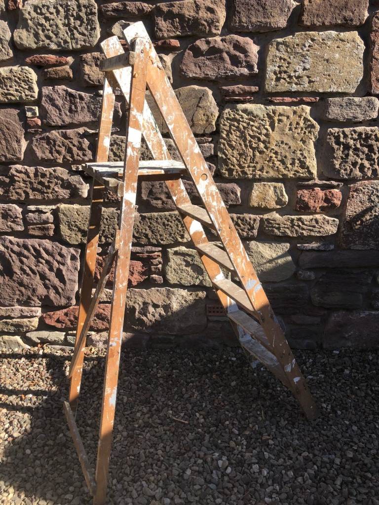6 Rung Wooden Painters Stepladder (H)