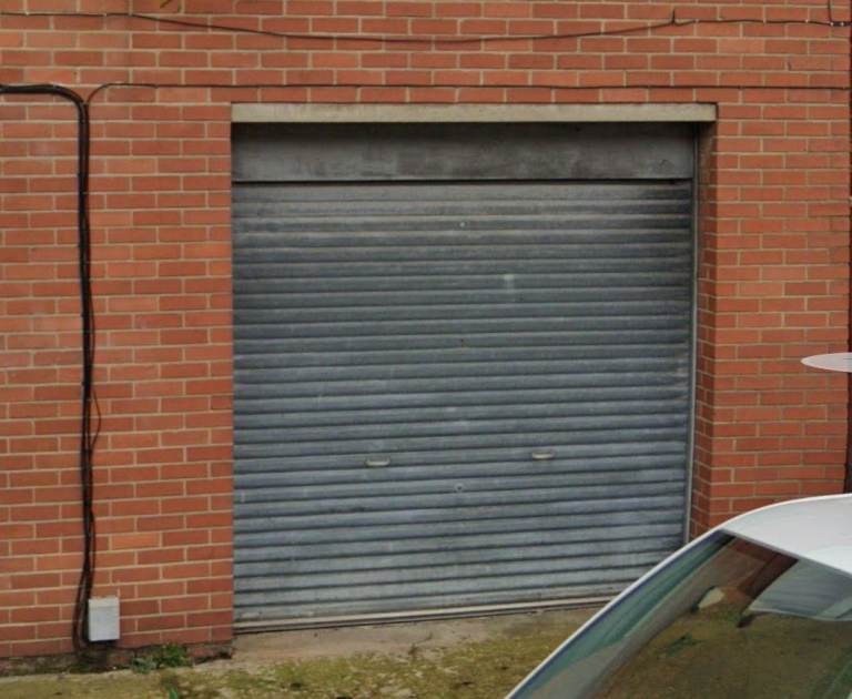 Storage lock up unit