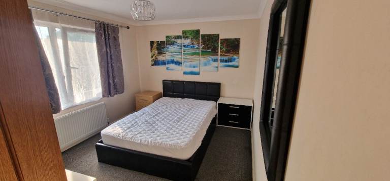 Couples accepted. Double room for rent in Taunton