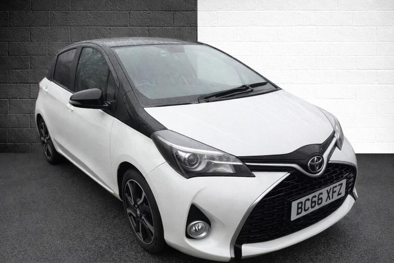 2017 66 TOYOTA YARIS 1.33 DUAL VVTI DESIGN 5 DOOR HATCHBACK WHITE EURO 6 MANUAL